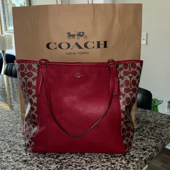 COACH SAFFIANO LEATHER BAILEY TOTE RED - Picture 3 of 9
